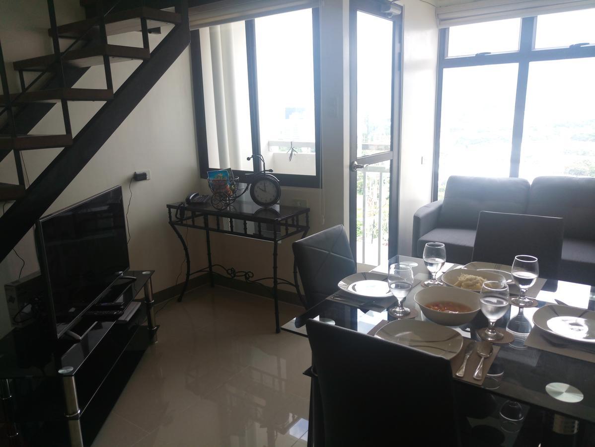 セブ市2405 Mabolo Garden Flatsアパートメント エクステリア 写真